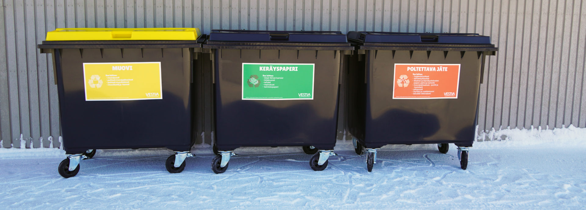 Jäteastiat rivissä Jäteastiat rivissä